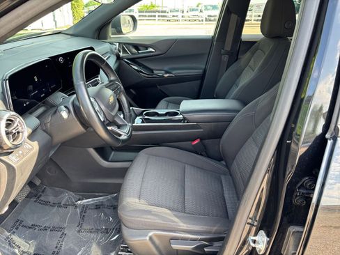 Used 2025 Chevrolet Equinox LT FWD image 27