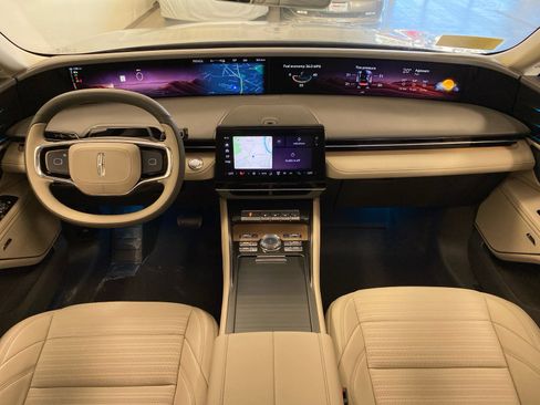 New 2025 Lincoln Nautilus Reserve w/ Jet Appearance Package image 10