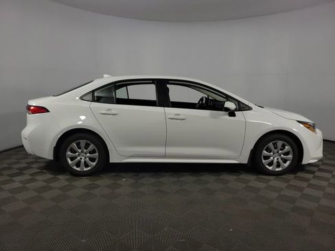 Used 2025 Toyota Corolla LE FWD image 10