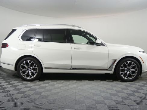 Certified 2025 BMW X7 xDrive40i w/ Premium Package AWD/4WD image 2