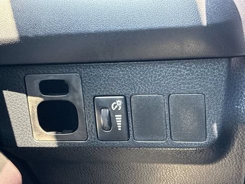 Used 2016 Toyota RAV4 LE FWD image 24