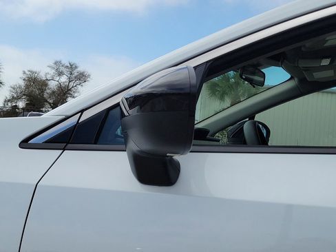 Used 2025 Nissan Murano SV image 12