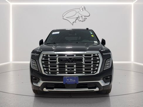 Used 2026 GMC Yukon Denali w/ Sun & Power Step Package AWD/4WD image 8
