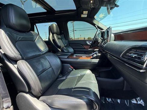 Used 2020 Lincoln Navigator Reserve AWD/4WD image 35