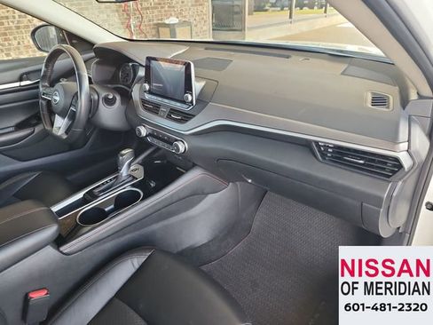 Used 2024 Nissan Altima 2.5 SR image 13