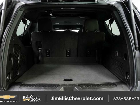Certified 2024 Chevrolet Suburban LT RWD image 31