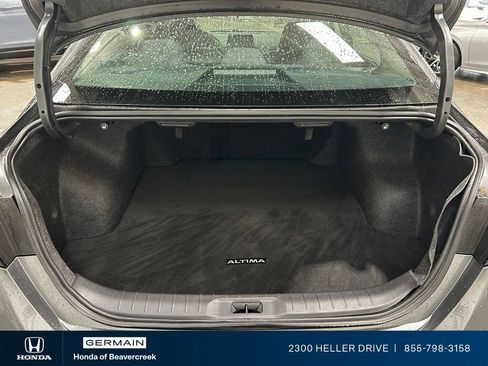 Used 2025 Nissan Altima 2.5 SV FWD image 29