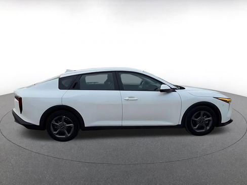 Used 2025 Kia K4 LXS image 15