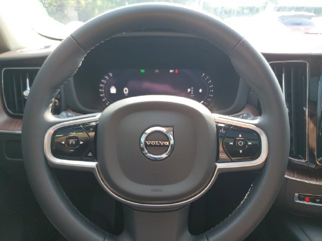 Used 2023 Volvo XC60 B5 Plus w/ Climate Package FWD image 15