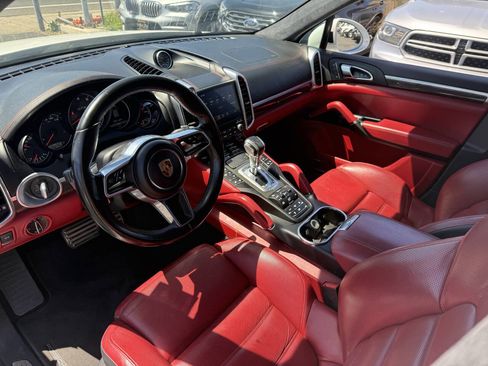 Used 2018 Porsche Cayenne GTS AWD/4WD image 10