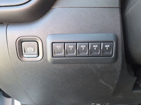 New 2026 GMC Sierra 2500 Pro w/ Convenience Package image 13