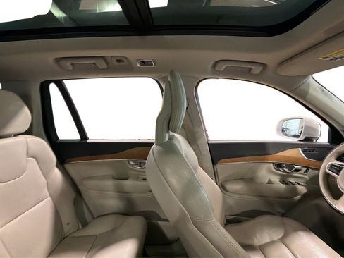 Used 2021 Volvo XC90 T5 Momentum w/ Advanced Package AWD/4WD image 43