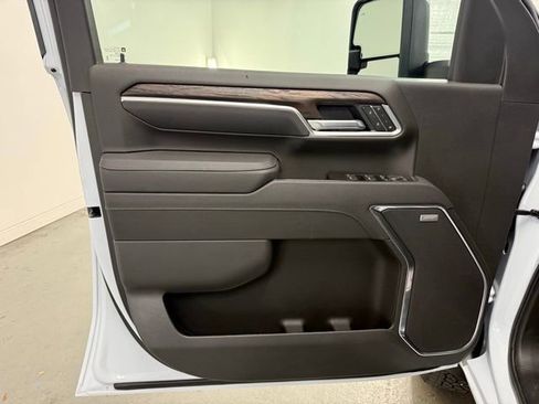 New 2026 GMC Sierra 2500 SLT image 13