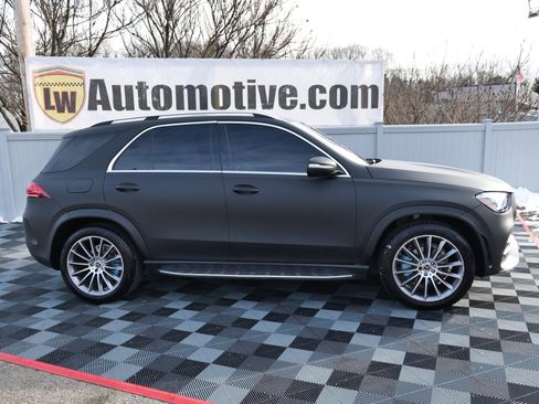 Used 2021 Mercedes-Benz GLE 350 4MATIC w/ AMG Line Exterior image 4