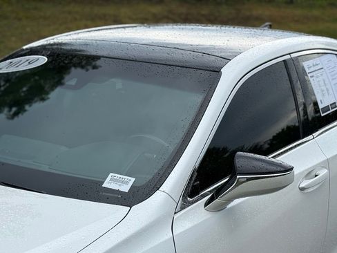 Used 2019 Lexus ES 350 w/ Premium Package FWD image 10