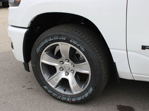 New 2026 RAM 1500 Express AWD/4WD image 12
