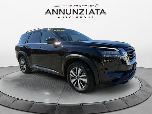 Certified 2025 Nissan Pathfinder SL image 7