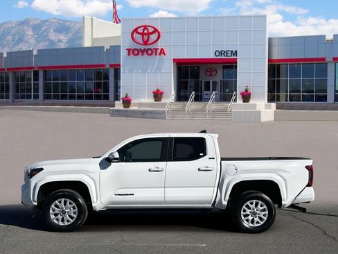 New 2026 Toyota Tacoma SR5 w/ SR5 Upgrade Package image 5