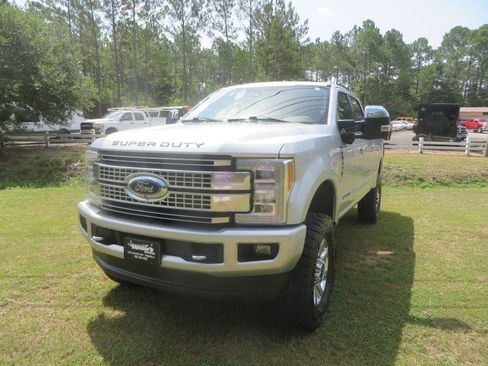Used 2019 Ford F350 Platinum w/ Platinum Ultimate Package AWD/4WD image 2