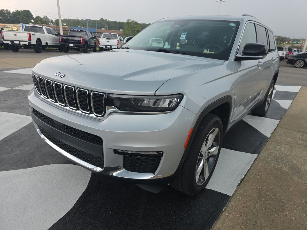 Used 2021 Jeep Grand Cherokee L Limited RWD image 2