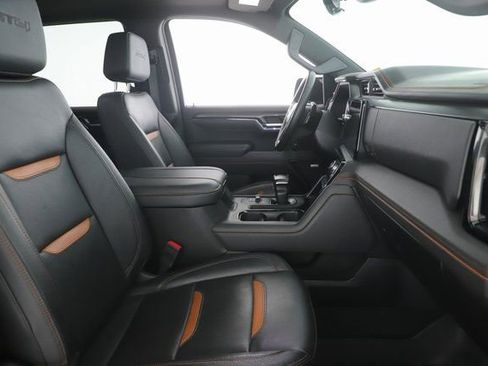 Used 2024 GMC Sierra 1500 AT4 w/ Technology Package image 32