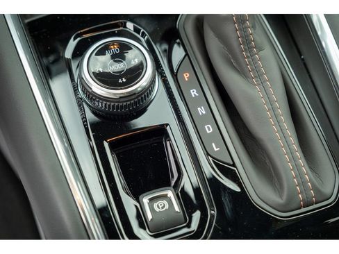 New 2026 GMC Canyon AT4 AWD/4WD image 25