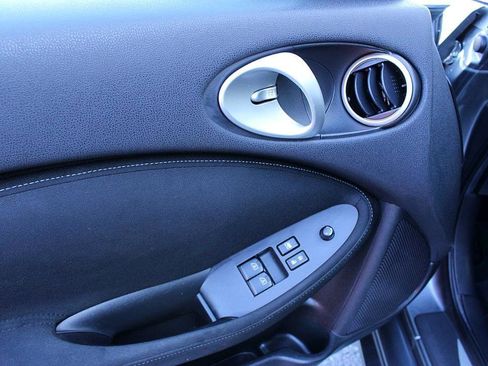 Used 2013 Nissan 370Z Coupe image 9