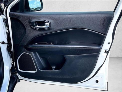 Used 2020 Jeep Compass Altitude image 19