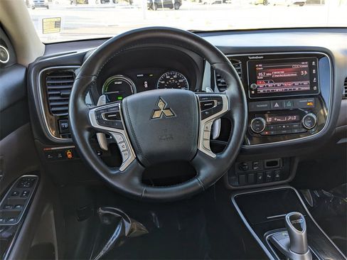 Used 2018 Mitsubishi Outlander GT image 18