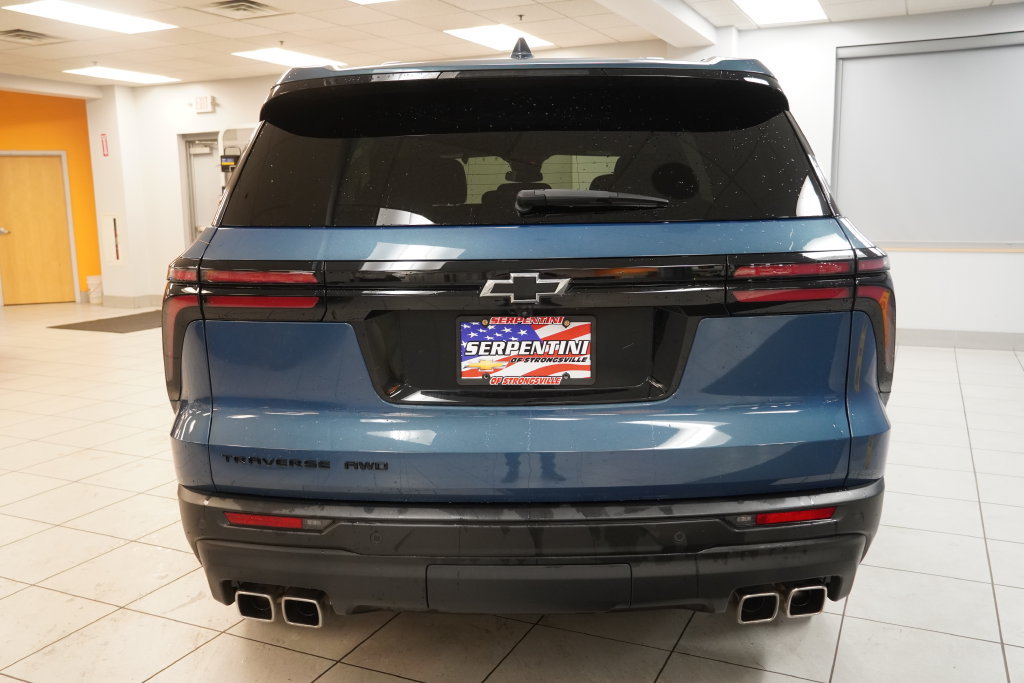 Used 2024 Chevrolet Traverse LS w/ Midnight/Sport Edition AWD/4WD image 10