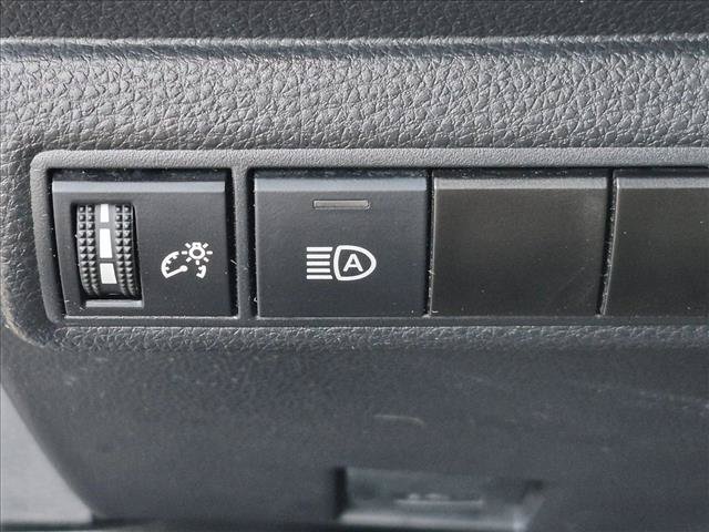 Used 2024 Toyota Corolla XSE FWD image 7