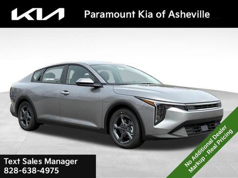 New 2026 Kia K4 LXS image 1