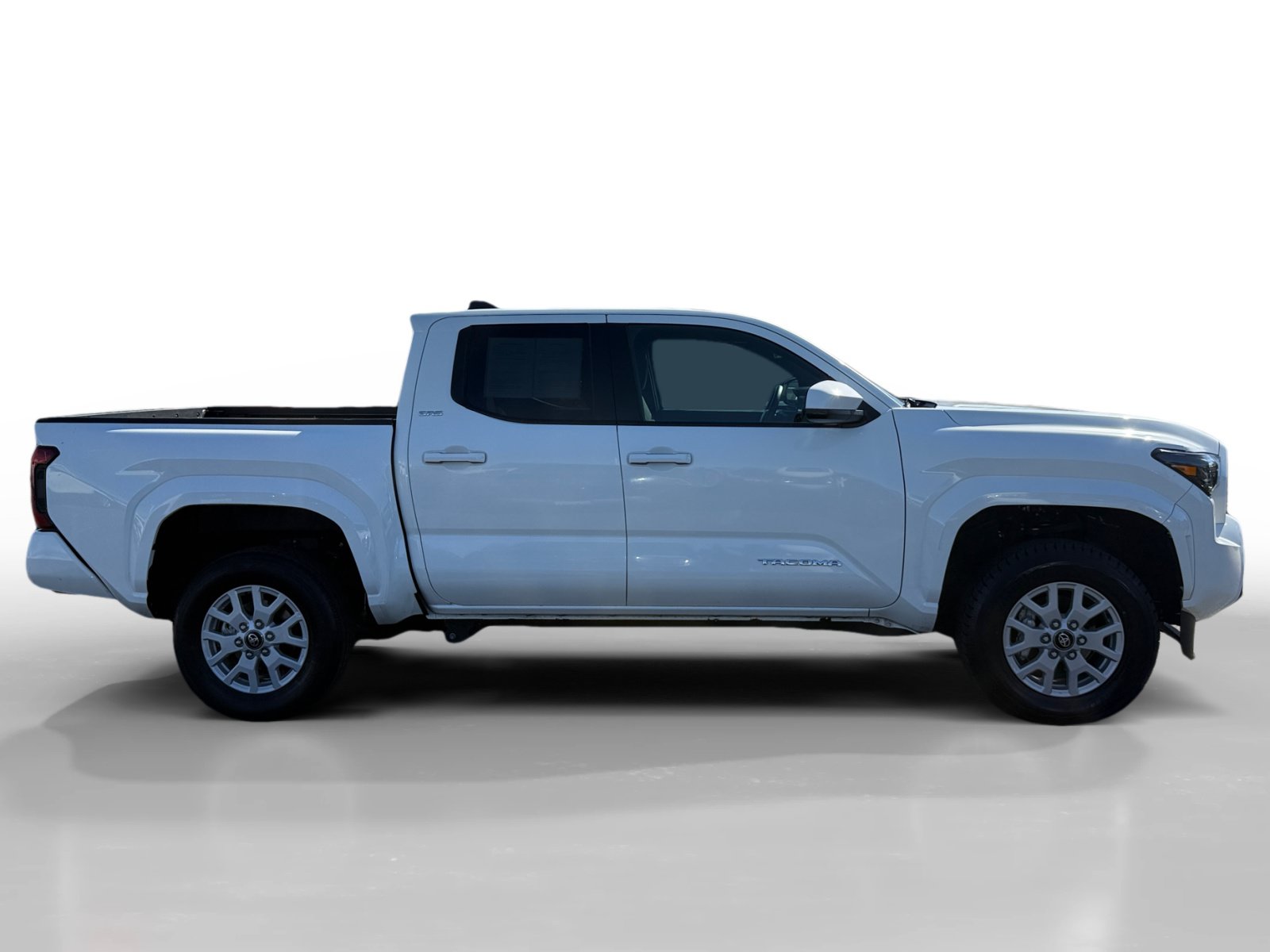 Used 2025 Toyota Tacoma SR5 AWD/4WD image 6