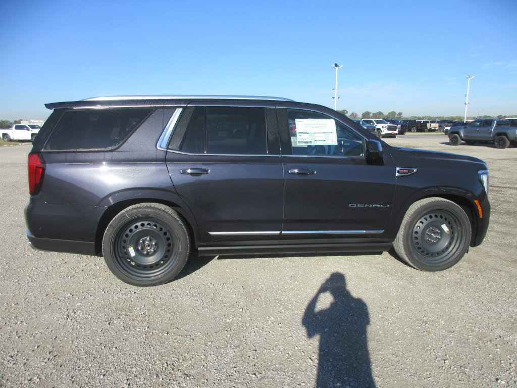 New 2027 GMC Yukon Denali w/ Denali Reserve Package AWD/4WD image 3