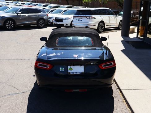 Used 2018 FIAT 124 Spider Classica w/ Technology Group image 10
