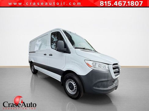 Used 2021 Mercedes-Benz Sprinter 1500 image 1