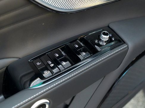 New 2025 Maserati Grecale GT image 19