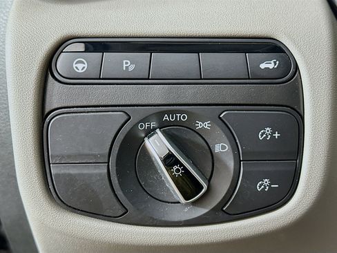 Used 2023 INFINITI QX50 Luxe AWD/4WD image 17
