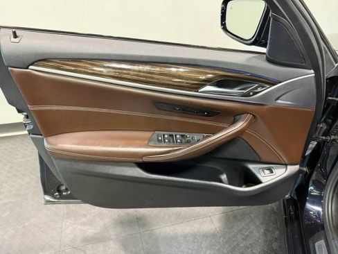 Used 2019 BMW 540i w/ M Sport Package image 12