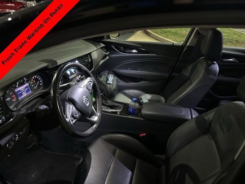Used 2019 Buick Regal Essence w/ Driver Confidence Package I image 5