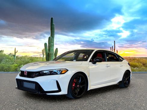 Used 2025 Honda Civic Type R image 2