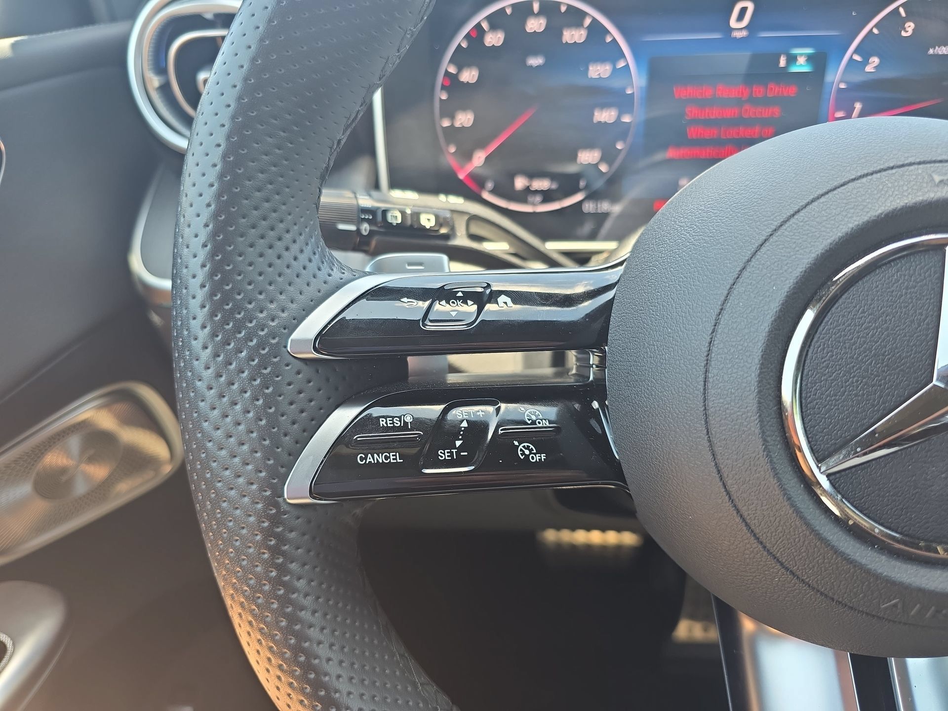 Used 2025 Mercedes-Benz GLC 300 4MATIC image 17