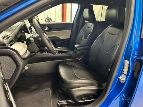 Used 2023 Jeep Compass Limited AWD/4WD image 13