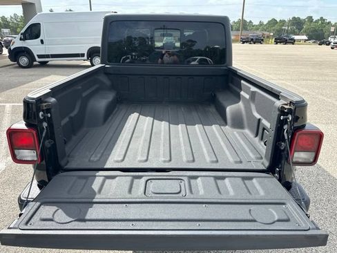 Used 2020 Jeep Gladiator Sport w/ Quick Order Package 24S AWD/4WD image 33