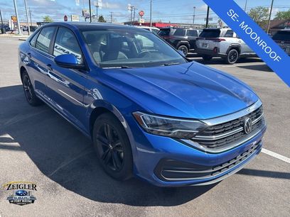 Used 2024 Volkswagen Jetta SE w/ Panoramic Sunroof Package