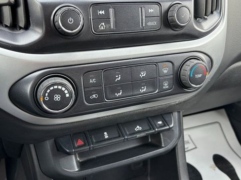 Used 2021 Chevrolet Colorado LT w/ LT Convenience Package AWD/4WD image 15