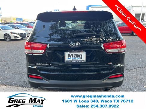 Used 2018 Kia Sorento FWD image 6