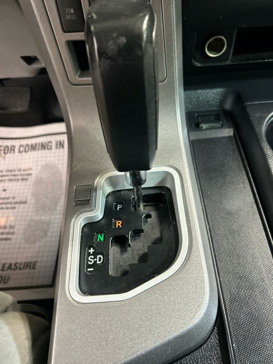 Used 2015 Toyota Sequoia SR5 AWD/4WD image 18