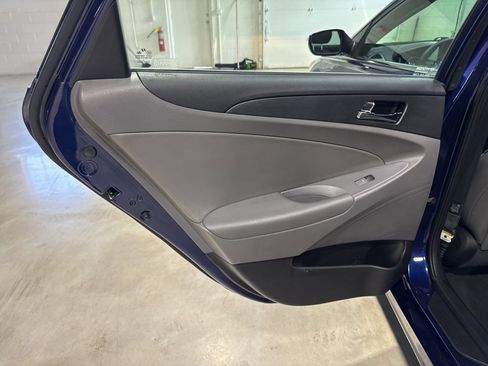 Used 2011 Hyundai Sonata SE FWD image 24