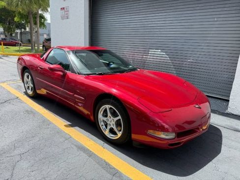 Used 2000 Chevrolet Corvette Coupe w/ Performance Handling Pkg RWD image 21